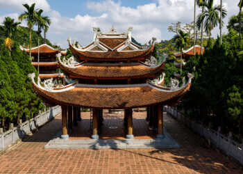 The Perfume Pagoda