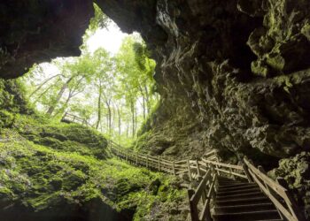 Maquoketa Caves State Park, Iowa.