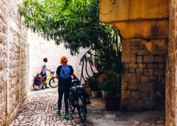 cyclists-trogir-ivan-sardi
