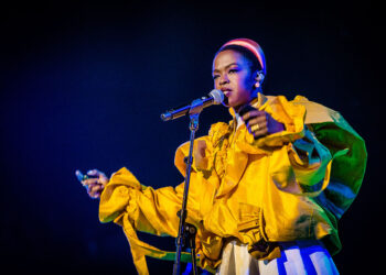 Lauryn Hill performing