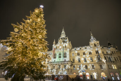 Christmas tree on Hauptplatz